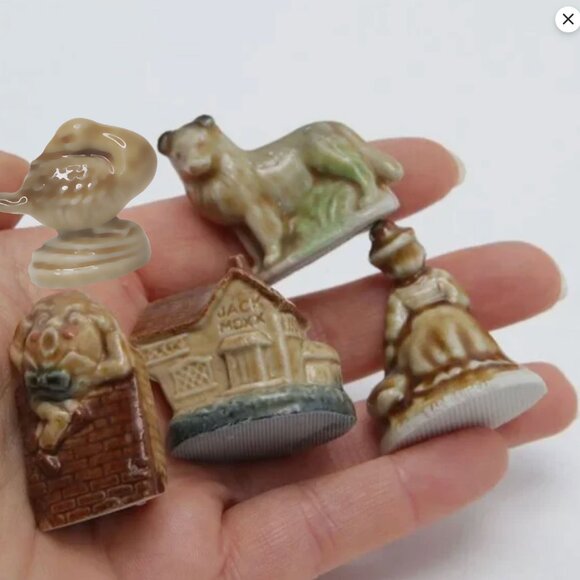 Vintage Wade Whimsies Figurines Nursery Rhymes England Humpy Goose Dog Lady x 5 - Picture 7 of 8